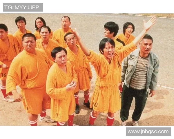 少林足球经典场景星爷跪地擦地瞬间感动无数观众揭秘