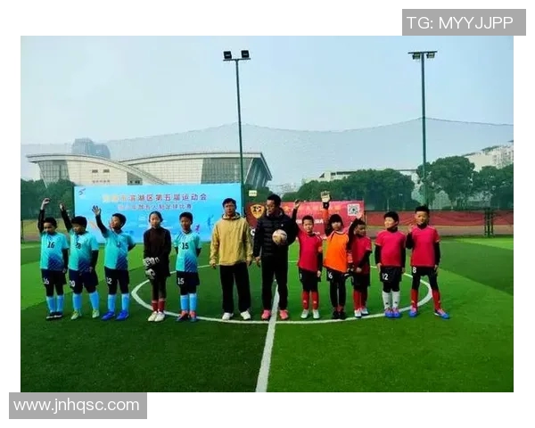 球星孩子在绿茵场追梦展现天赋与拼搏精神引发广泛关注