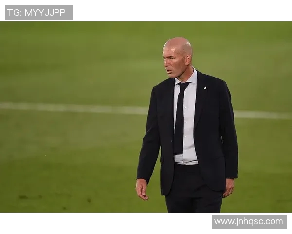 齐达内：从球场天才到传奇教练，足坛巨星的辉煌人生与不朽足迹